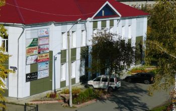 здание бизнес инкубатор Асиновского района (бывшая школа № 8)